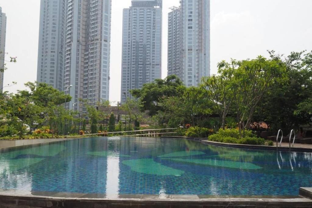 1 Bedroom Apartment Near Central Park Mall Jakarta Eksteriør bilde